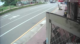 Accident: Speeding driver smashes into the side of another car (Dashcam Video)