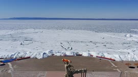 Strong winds and rising temperatures form kilometre-long aeolian icebergs in northern China