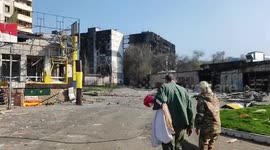 Scenes of devastation as Russian attacks on Mariupol continue