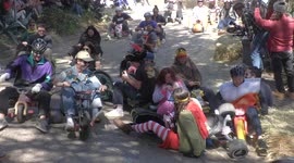 Extended version: Thrillseekers on children’s tricycles race down ‘bendiest road in the world’ as Big Wheel Race returns to San Francisco after 2 year hiatus