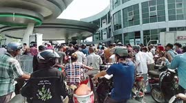 Drivers queue for diesel amid fuel shortage rumours in Myanmar