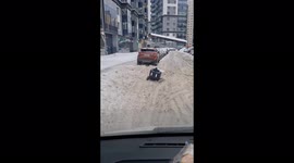 Rescue delivery robot from snowdrifts