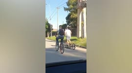 Argentinian man seen using custom-built bicycle-treadmill hybrid