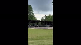 US: May Storms With Gusty Winds, Hails, And Possible Tornadoes Slam Central U.S.