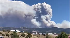 Newsflare Edit - US: Plume Of Smoke Billows From Wildfires In Northern New Mexico
