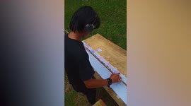 Talented youngster draws 100 portraits of K-pop idols at the same time