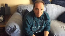 Woman asks man to spell eyes