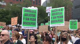 Thousands gather to support abortion rights in NY, US