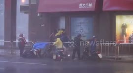 Super typhoon Dujuan slams Taiwan