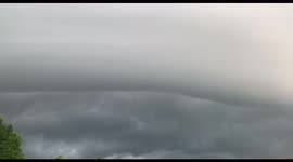 US: Huge Shelf Cloud Captured In Gonzales, Louisiana