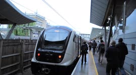Commuters enjoy first journey on Elizabeth Line on day of opening