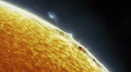 US astrophotographer captures stunning visual of sun during largest solar activity in decades