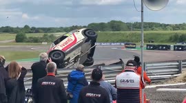 Dramatic wipeouts during UK rally race