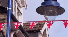 Kent town puts Jubilee bunting back up after previously tearing it down