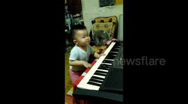 Adorable toddler when reacts to music