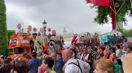 Cliff Richard and Basil Brush entertain at Jubilee Pageant behind the scenes