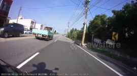 RECKLESS DRIVING: Ruthless moped rider inches from accident then has another moments later (Dashcam Video)