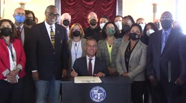 Los Angeles mayor Eric Garcetti signs proclamation making Juneteenth city holiday