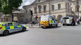 Police cordon off Whitehall due to suspicious package