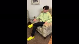 Crazy trick! The guy twists the TV on his finger!