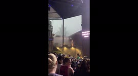 Chaotic scenes as crowd freaks out at Halsey concert in Maryland during intense flooding