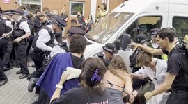 Dozens of protesters block immigration van from leaving estate in Peckham