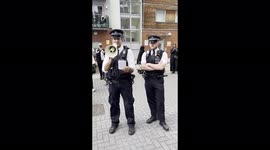 Protesters block immigation Van in Peckham