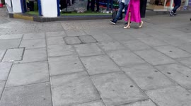 Vape shop in Oxford street being raided by trading standards