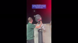 Astrophotographer shows how he captured incredibly clear image of moon