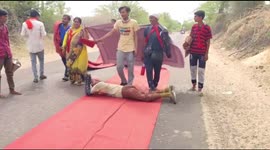 faith for water, To overcome the scarcity of water, Dinesh of Rajasthan is taking 140 KM Lotan Yatra to please Maa Majisa