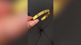 Woman launched a hand-made jewellery business during lockdown raking in £13,500 a month