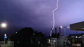Amazing lightning strikes captured from Orpington train station in Kent