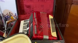 Holding an exhibition that simulates the suffering of the residents of the Gaza Strip.