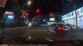 Instant Karma: Traffic warden chases down moped rider for running a red light (Dashcam Video)