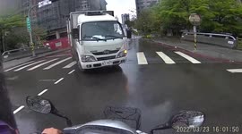 Brutal Accident: Truck brutally smashes into moped rider (Dashcam Video)