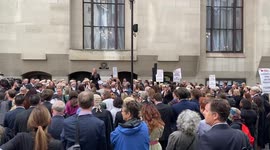 Criminal barristers begin strike over pay