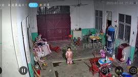 Toddler calls out for mum via CCTV camera in China