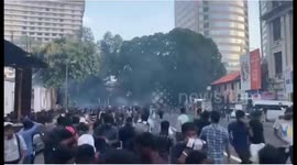 Tear Gas fired at IUSF protest march in Colombo, Sri Lanka