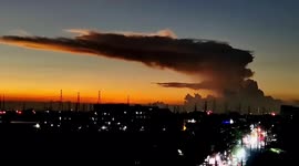 Timelapse footage showcases forming process of giant cloud in southern China