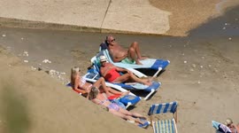 Beachgoers enjoy seaside on the Isle of Wight ahead of predicted hottest day on record tomorrow