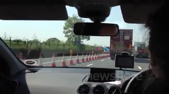 Man dies in M25 Buckinghamshire cherry-picker fall