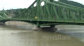 SzabadsÃ¡g HÃ­d FÅ‘vÃ¡m TÃ©r Budapest Floods 07/06/2013