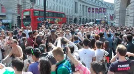 WNBR passes through Picadilly Circus 2