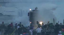 #occupygezi 11.06.2013 TAKSIM pepper gas and water canons vs protestors