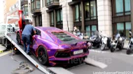 Insane Chrome Tron Aventador Unloading