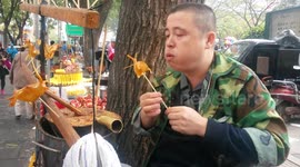 Man makes amazing edible sugar art