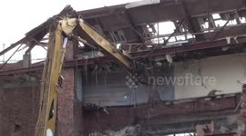 40ft Girder used like a tooth pick