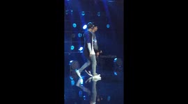 Longer version of Justin storming off stage in Norway