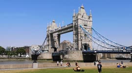 Potters Field Park located next to Tower Bridge is normally packed when it is sunny but it is so hot most people have avoided it