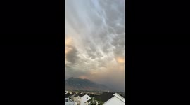 Mesmerizing timelapse of mammatus clouds over Utah